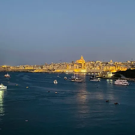 Breathtaking Valletta Harbour View - Exclusive Daire *